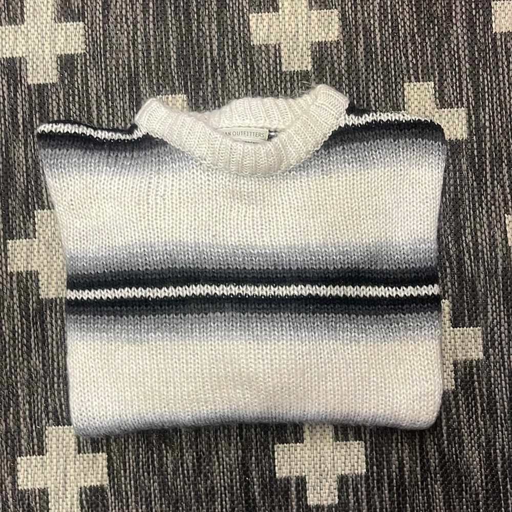 Urban Outfitters Small Petite Sweater - Picture 1 of 2